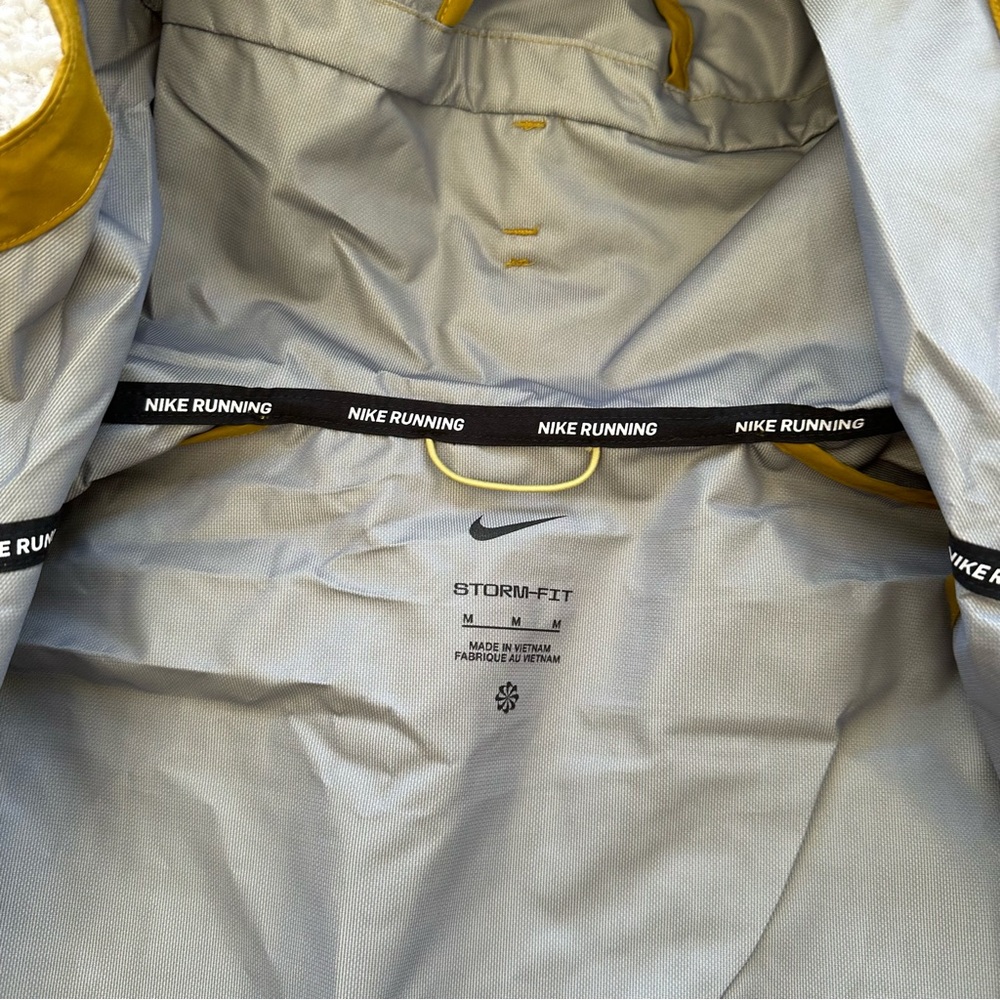 Nike Men's Running Jacket Windrunner Storm-FIT - Picture 5 of 7